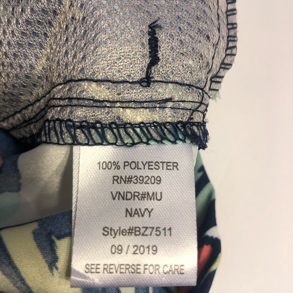 SwimTrunks NWT Boy M(10-12) swim trunks mesh liner - Picture 9 of 10